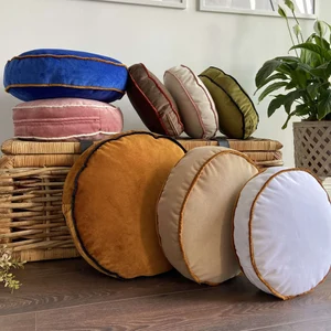 Cushions & Throws